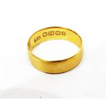 22ct gold wedding ring, approx.