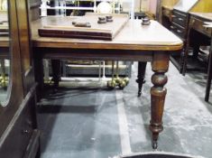 Victorian mahogany extending dining table with moulded edged top,