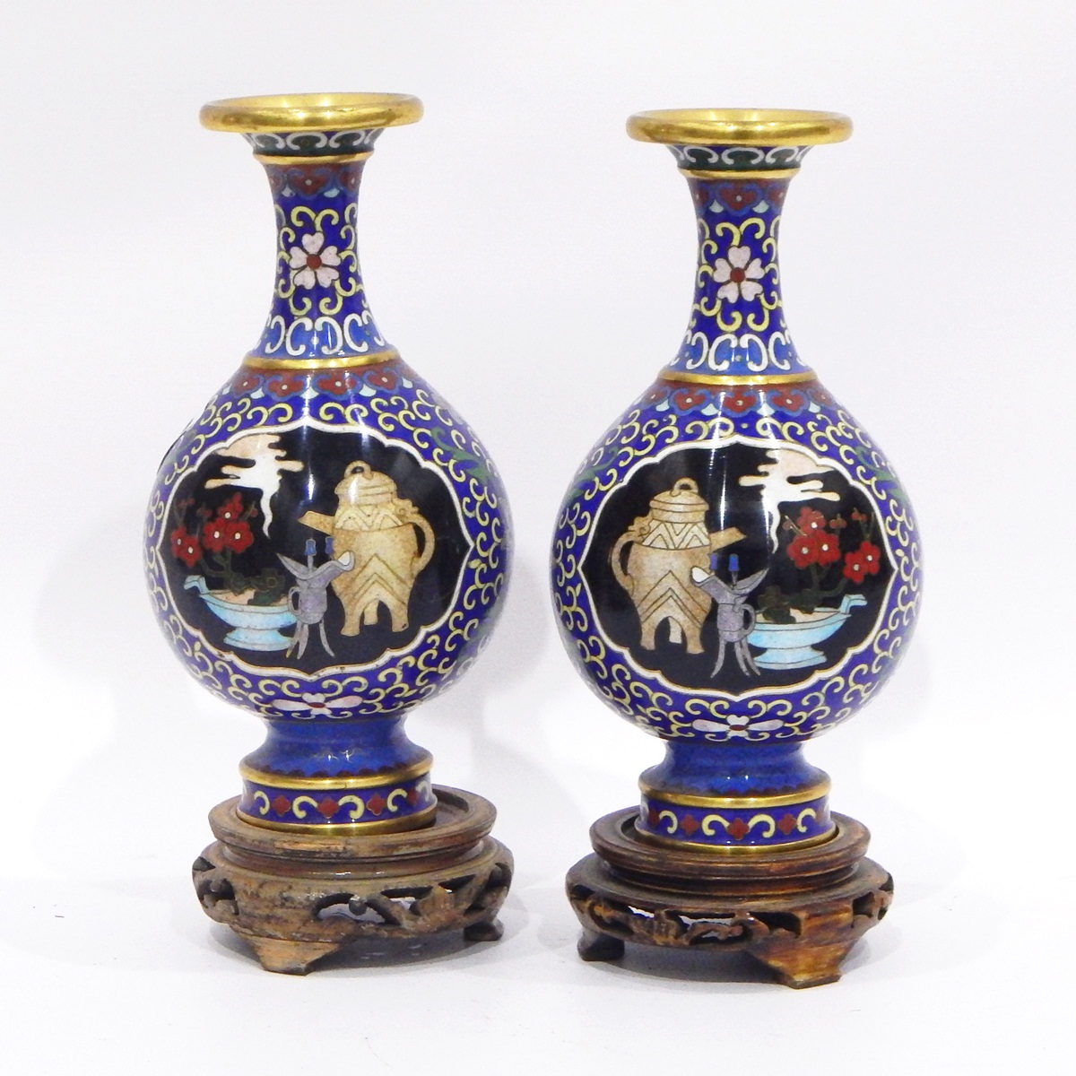 Ormolu-mounted Chinese famille rose porcelain pedestal bowl, - Image 2 of 2