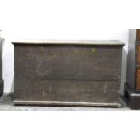 Early 19th century oak blanket/tool chest,