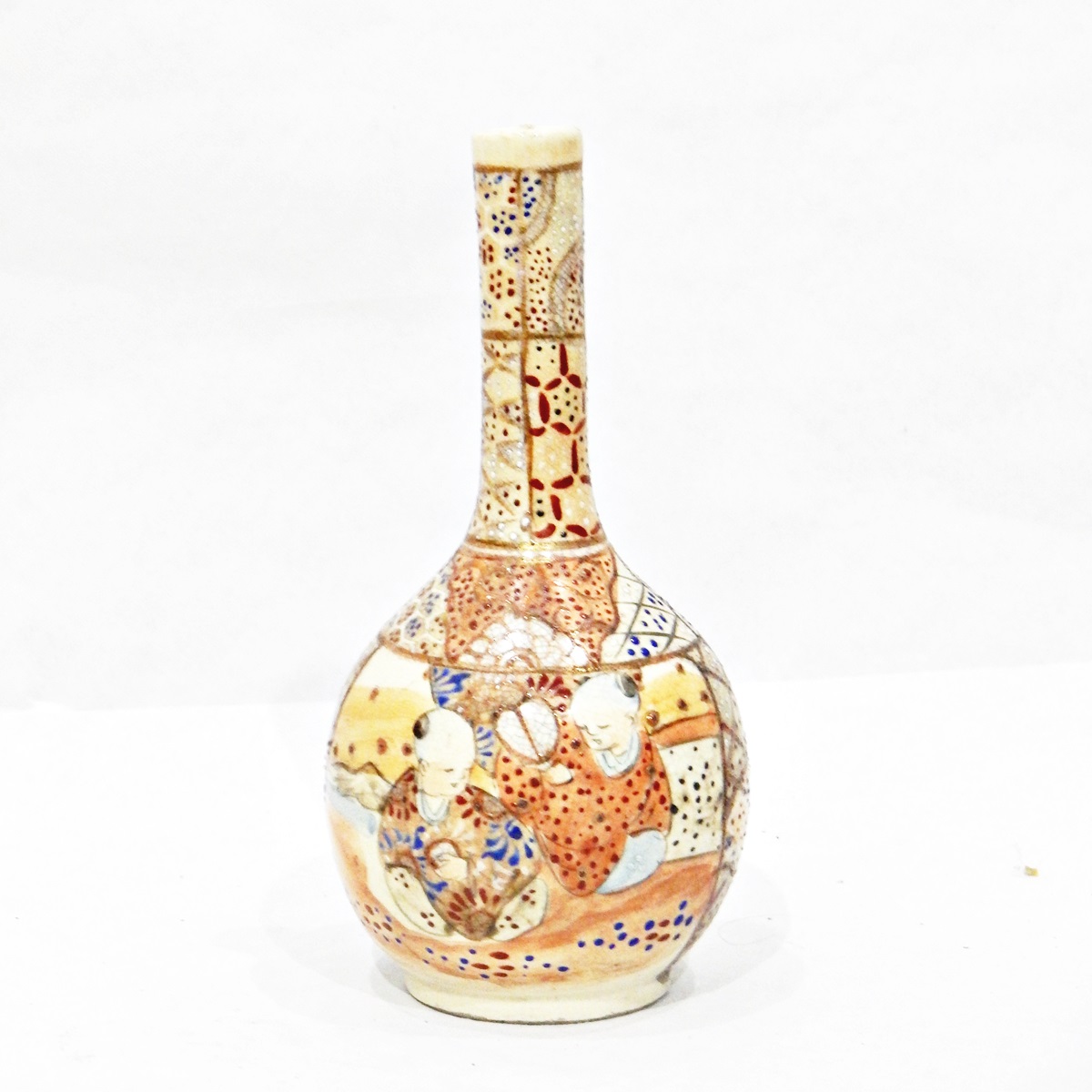 Japanese Satsuma two-handled lidded vase decorated with immortals and embossed with lizard, - Image 5 of 6