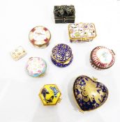 Quantity of porcelain and enamel trinket boxes (1 box)