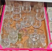 Quantity of assorted glassware including sundae dishes, lemonade glasses marked 'Culver',