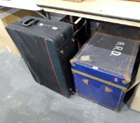 Large metal trunk and two suitcases (3)