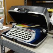 Smith Corona Classic 12 typewriter in original case with original instructions,