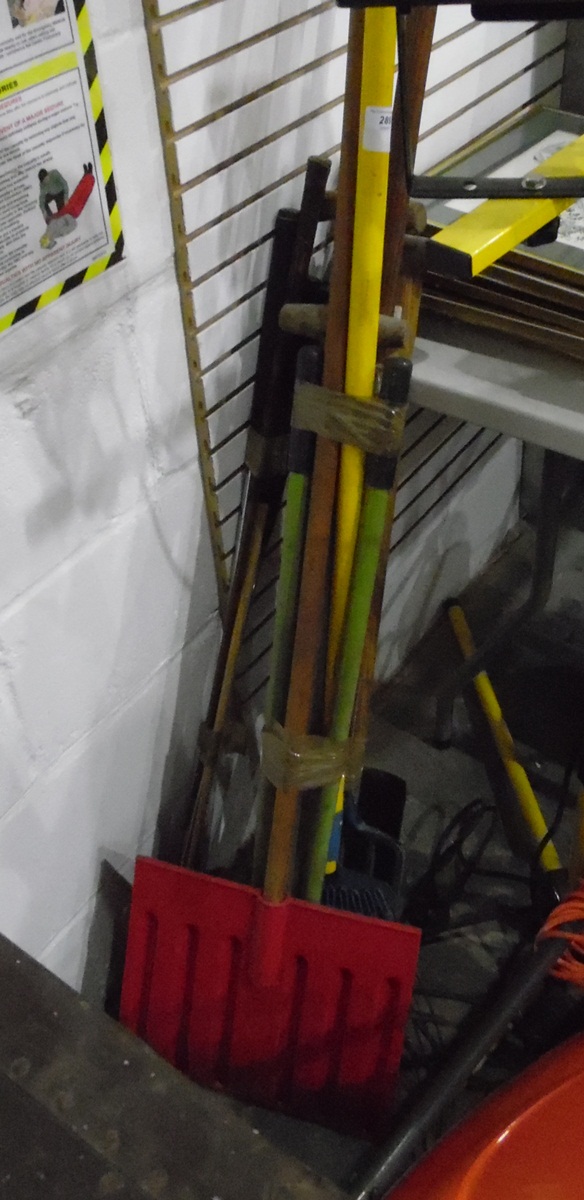 A collection of garden tools, including rakes, spades, forks, snow shovel etc. - Image 2 of 2