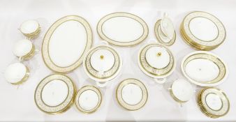 Minton 'Aragon' pattern dinner service including graduated plates, soup bowls, saucers,