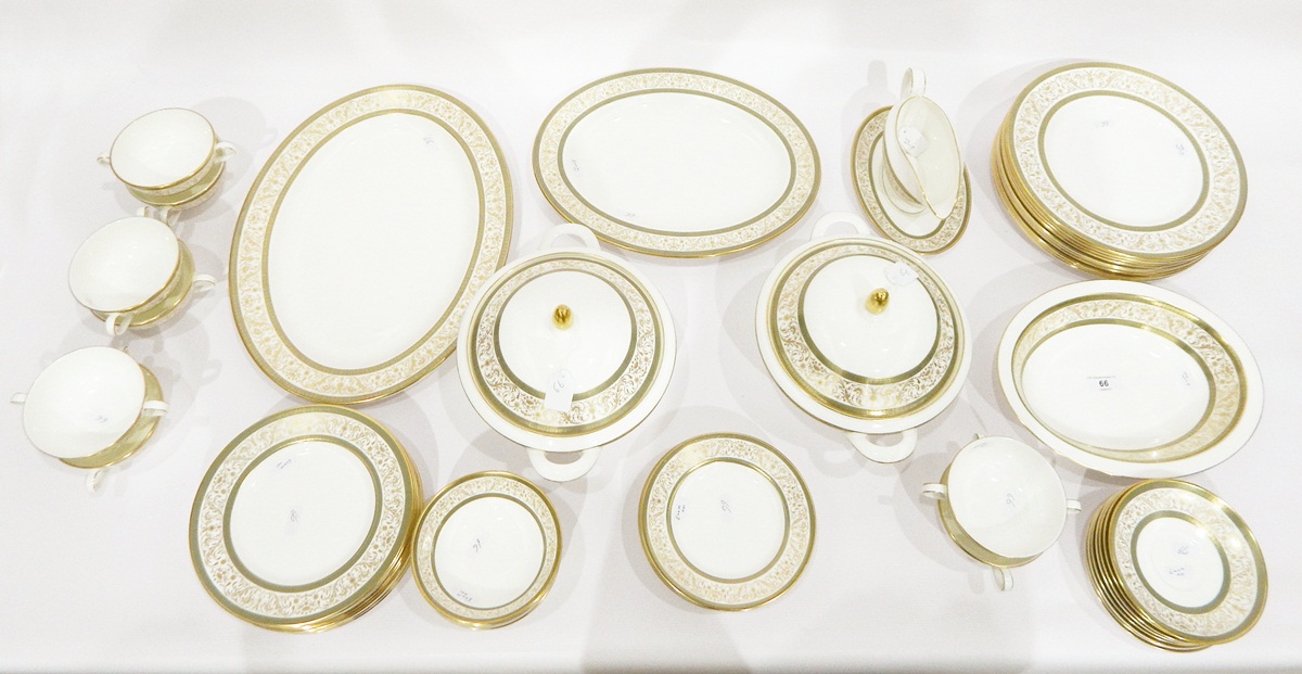 Minton 'Aragon' pattern dinner service including graduated plates, soup bowls, saucers, - Image 2 of 2