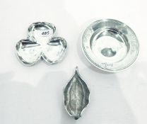 Silver leaf-pattern personal ashtray, Birmingham 1976,