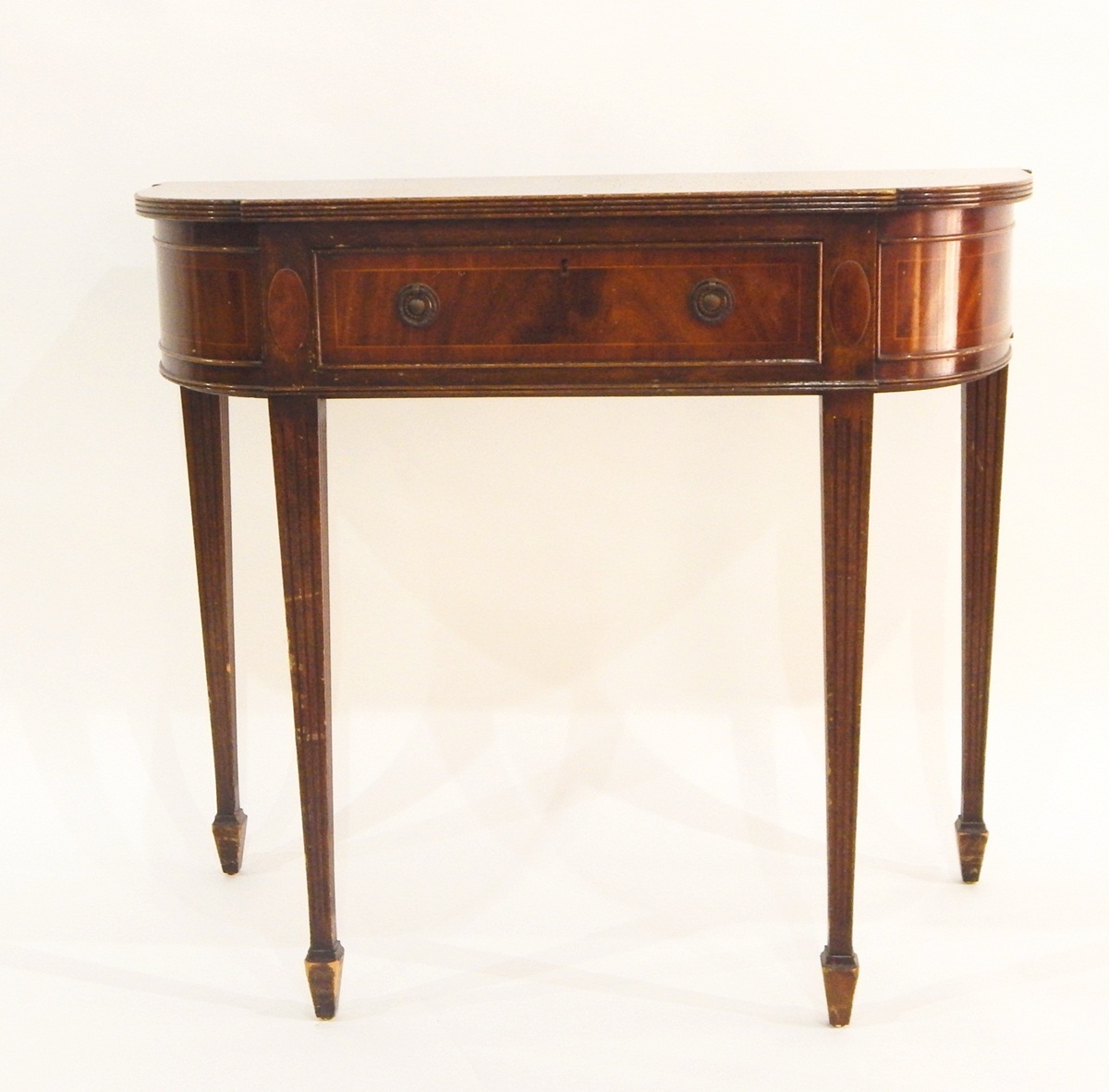 Burr walnut veneered coffee table with shaped piecrust rim, - Image 2 of 2