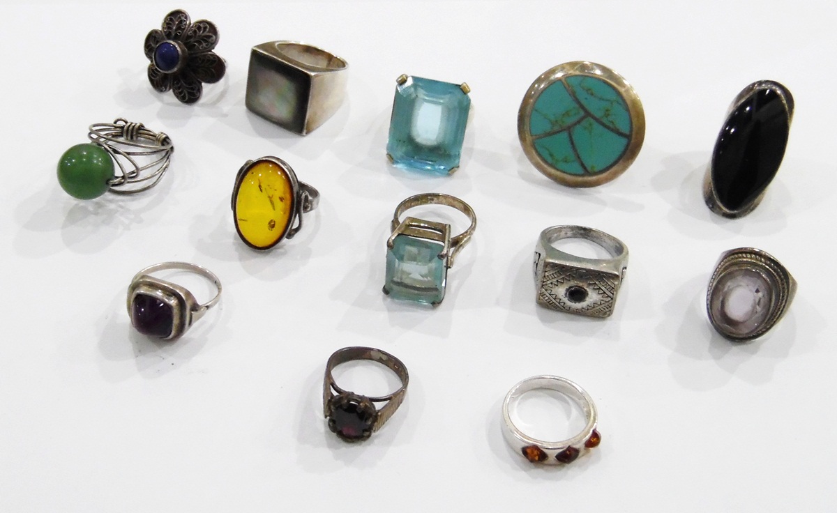 Silver-coloured ring of square design, set with abalone shell, marked '925',