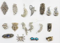 Quantity of mid-20th century costume jewellery including paste diamante buckles,