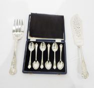 Pair of Edwardian silver fish servers by Francis Higgins, London 1904,