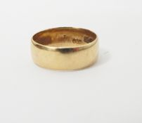 18ct gold wedding band, approx. 4.