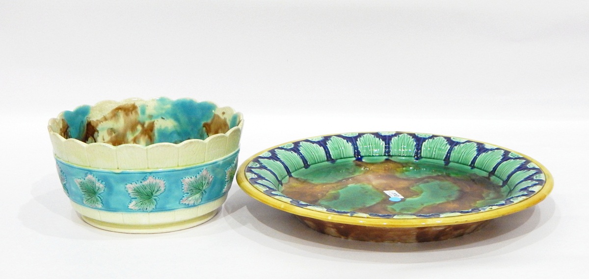Large majolica dish with foliate border and a majolica bowl, mottled, - Image 2 of 4