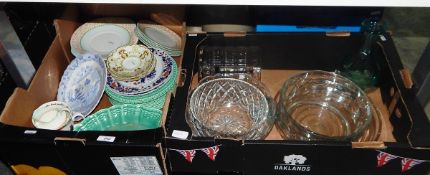 Assorted ceramic bowls and plates, various glass fruit bowls,