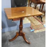 19th century mahogany pedestal table on shaped tripod supports