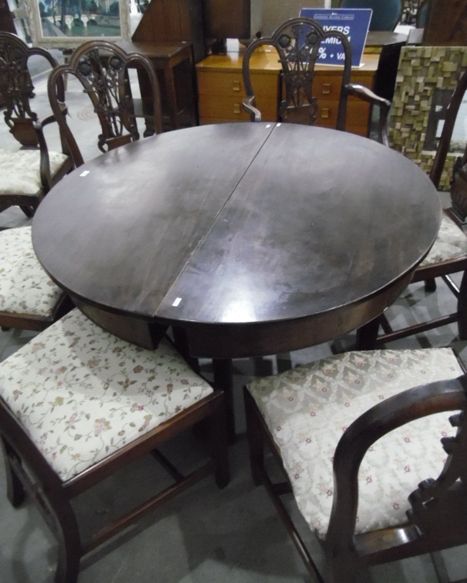 Victorian mahogany D-end extending dining table with one centre leaf