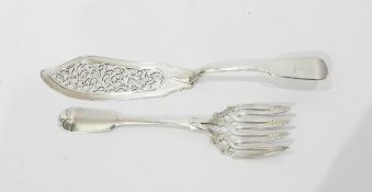 Pair of Victorian silver fiddle pattern fish servers by John Gammage, Birmingham 1852,