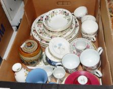 Assorted Wedgwood pin dishes, Wedgwood 'Hathaway Rose' meat plates, side plates, bowls, teacups,