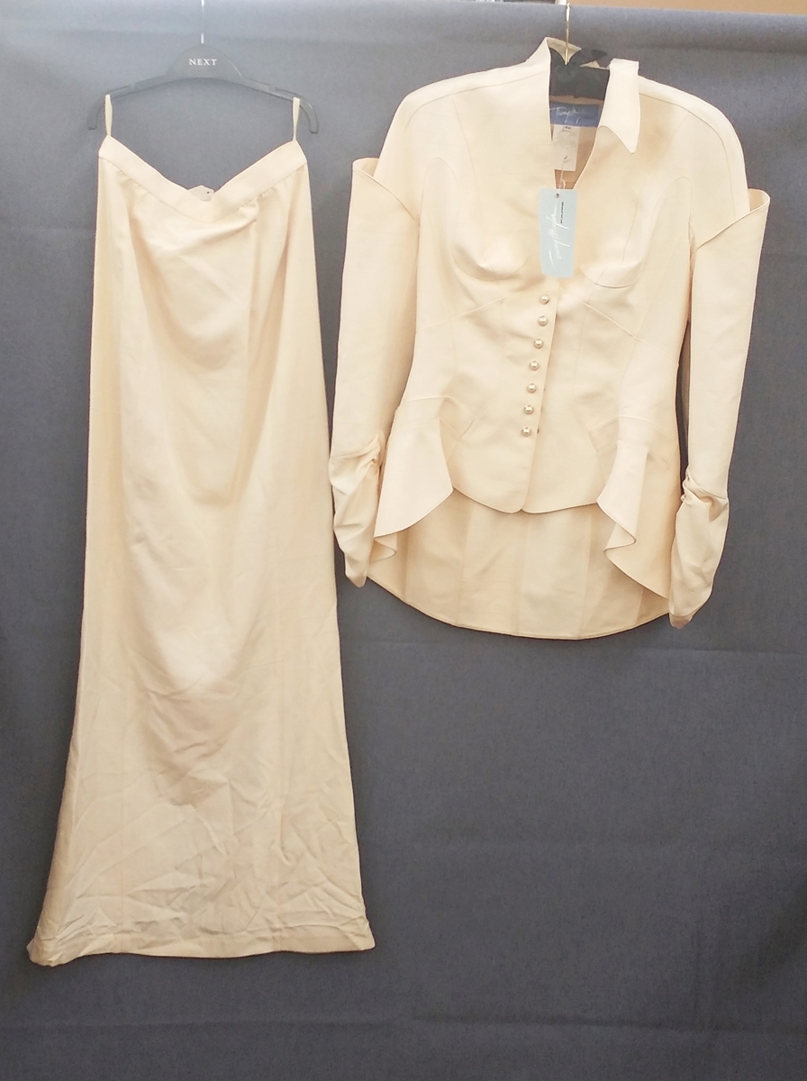 Thierry Mugler gros grain silk jacket with figured detail, faux-pearl pressed stud fastening, - Image 2 of 2