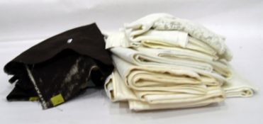 Quantity of table linens and other textiles