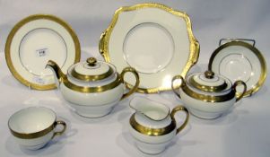 Minton 'Buckingham' pattern china part tea service, No.