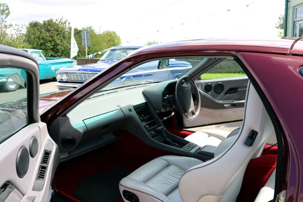 1983 Porsche 928 S2 Series 2 Automatic (300bhp, 4.7-litre V8) in Burgundy Metallic. - Image 6 of 7