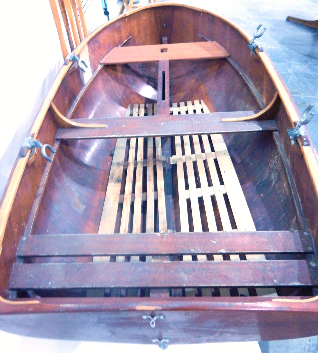 Wooden hand-built four-oar dinghy/cat boat with five wooden oars, four metal rowlocks, - Image 2 of 3