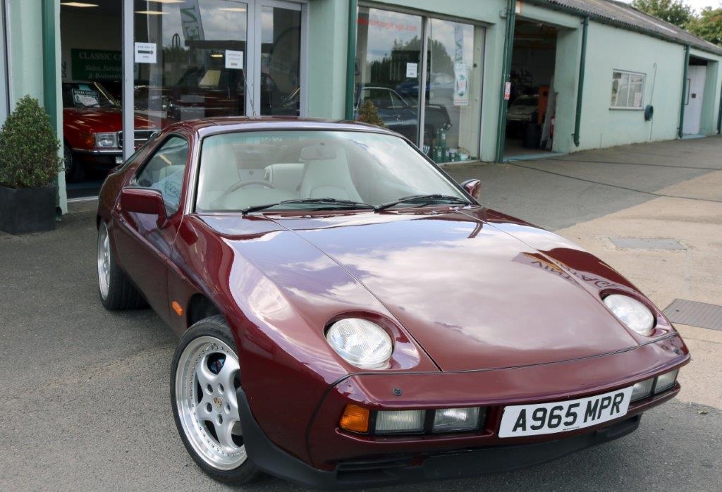 1983 Porsche 928 S2 Series 2 Automatic (300bhp, 4.7-litre V8) in Burgundy Metallic. - Image 4 of 7