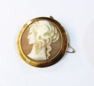 9ct gold circular cameo brooch, maker's mark 'MK (J) Ltd',