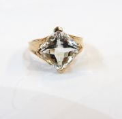 9ct gold and aquamarine ring,