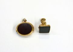 9ct gold bloodstone & cornelian revolving oval seal fob,