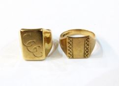 9ct gold gentleman's signet ring,
