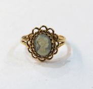 9ct gold cameo ring and another 9ct gold cameo ring (2)