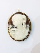 14K gold-mounted cameo brooch, oval,