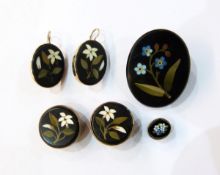 Pietra dura brooch, oval, forget-me-nots on a black ground,
