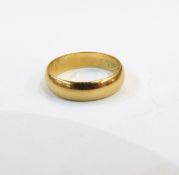 18ct gold wedding ring, 4.8g approx.