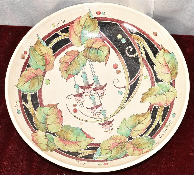 A Large Dish With Floral and Leaf Design - Image 2 of 3