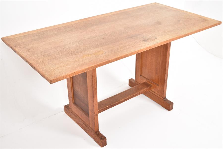 An early 20th Century oak trestle style table - Image 3 of 3