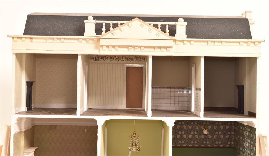 A Large Dolls House - Image 5 of 9