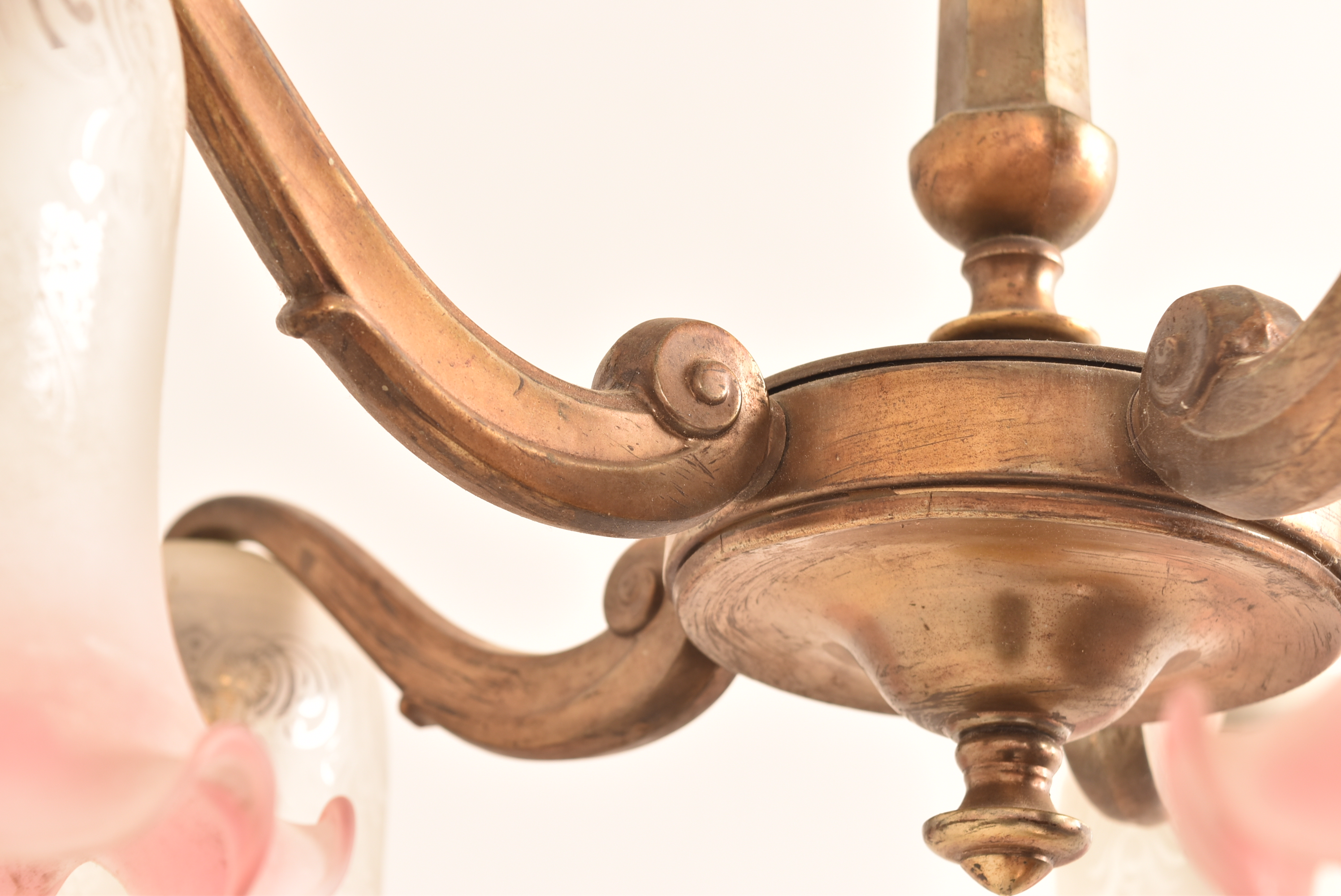 A vintage brass five branch chandelier h - Bild 2 aus 4