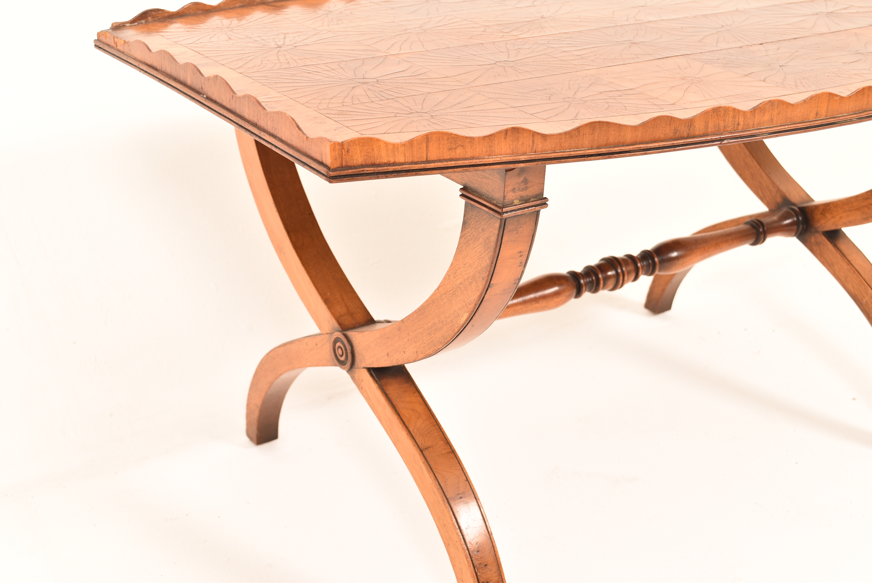 A 20th Century yew wood coffee table, tr - Bild 3 aus 4