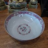 An 18th century Chinese porcelain bowl,