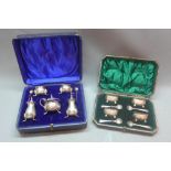Cased set of 4 silver condiment set with spoons, Sheffield 1907/8, marked 'J.