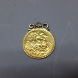 A Victorian 1895 sovereign pendant,