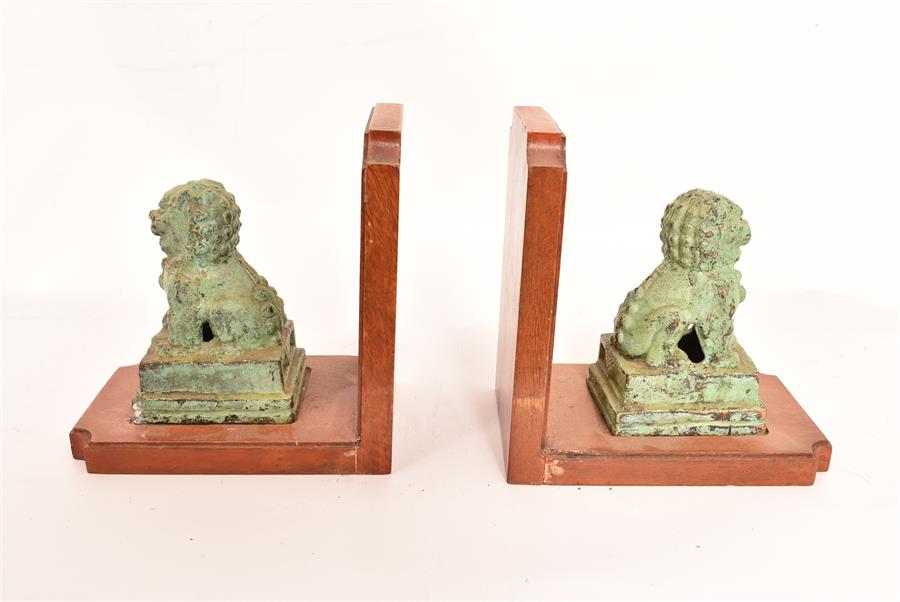 A pair of mahogany bookends with bronze Dogs of Fo decoration - Image 2 of 4