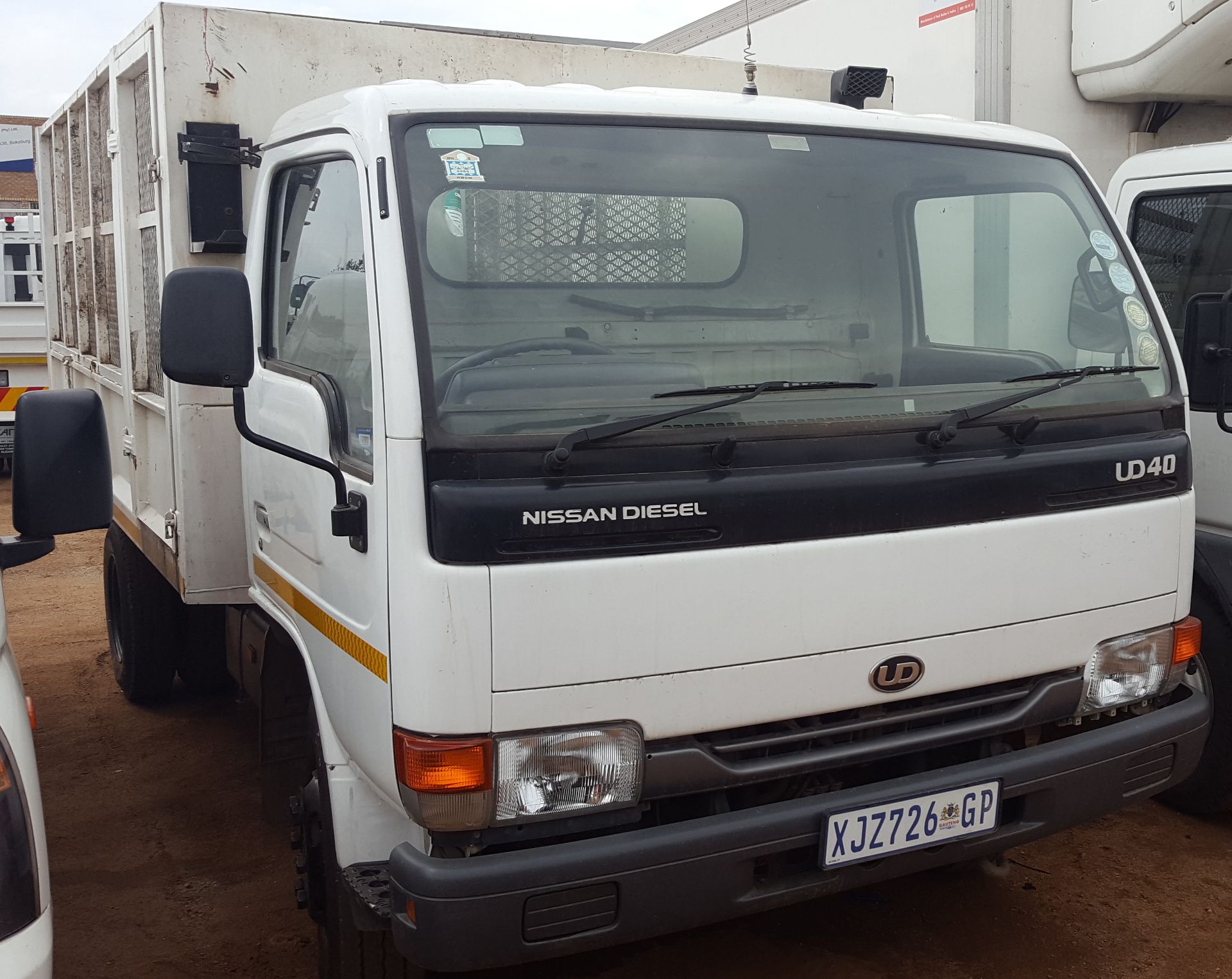 2008 NISSAN UD40 TIPPER - (XJZ726GP)