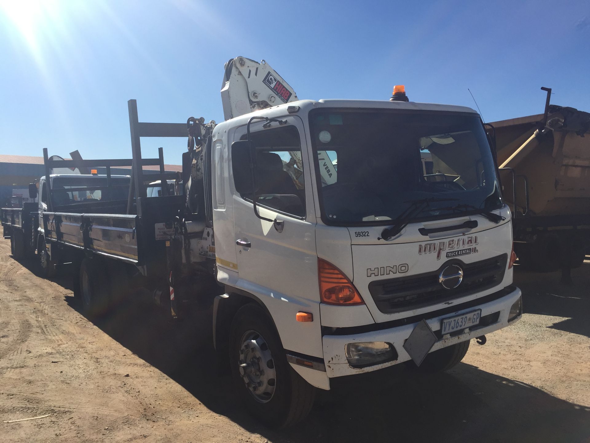 2007 TOYOTA HINO 15-257 D/SIDE WITH CRANE - (VYJ639GP)