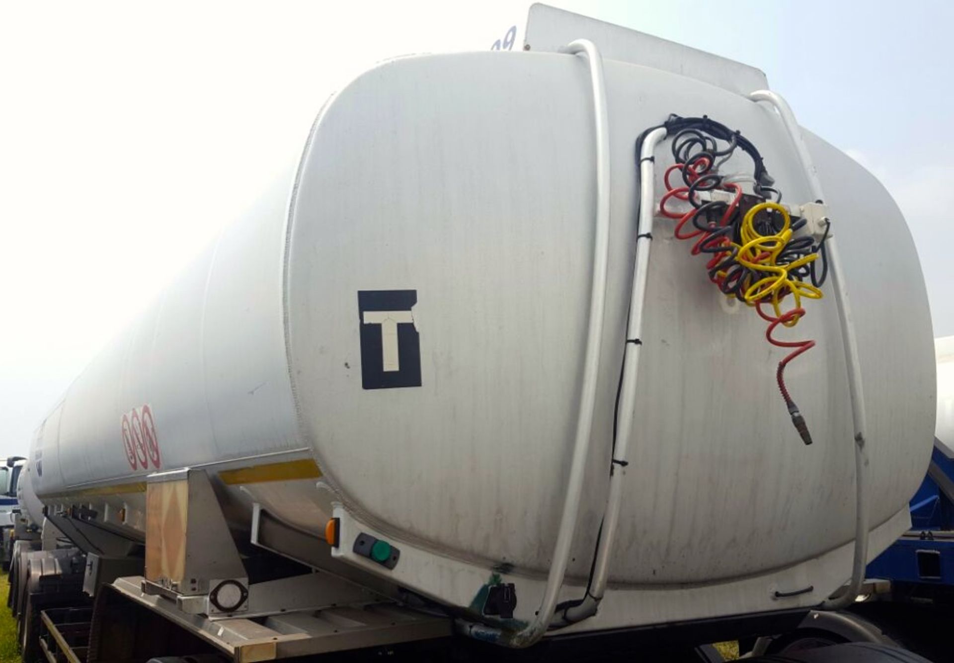 2006 TANK CLINIC D/AXLE ALUMINIUM FUEL TANKER TRAILER - (TGB470GP)